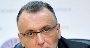 DE CE PROFANUL E MAI VALOROS CA EXPERTUL ?