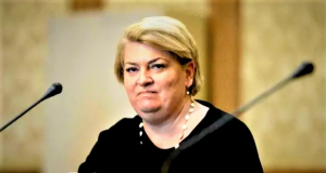 Doinea Gradea, fosta vătăşiţă a TVR, a plătit peste 55000 de euro avocaţilor pentru a le închide gura celor care-i reclamau abuzurile! Doina Gradea Sursă facebook
