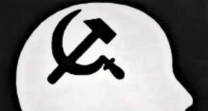 O mână spală pe alta şi amândouă obrazul subţire