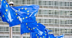 Jurnaliştii cer normele de protecţie europene pentru exercitarea profesiei în România