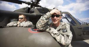 Cum au învăţat americanii de la Baza Militară Mihail Kogălniceanu, de la camarazii români, ce înseamnă „una s-a stricat şi alta s-a furat”!