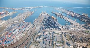 La 125 de ani de începerea construcţiei moderne, Portul Constanţa a atins recordul la operarea de mărfuri Port Constanţa