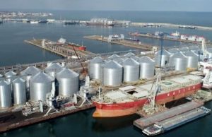 În Portul Constanţa este încărcată la export prima navă cu cereale ucrainene