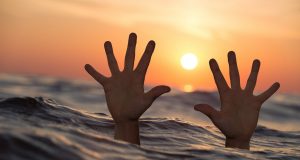 Micile compromisuri sau cultura supraviețuirii mortale