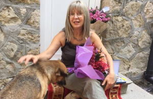 Expoziţie de debut oferită concetăţenilor la aniversare, de psihiatrul-ceramist Diana Cîrjaliu Meliu Diana Cîrjaliu Meliu