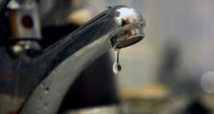 Seceta accentuată limitează furnizarea apei potabile în comuna Corbu