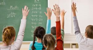 România educată și legile care o abuzează