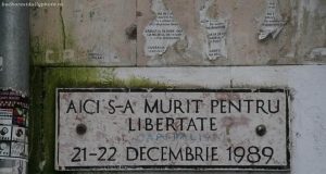 Epitaful revoluției furate