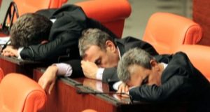 Lăcomia de partid și de stat – soră cu prostia