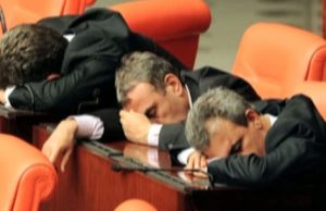 Lăcomia de partid și de stat – soră cu prostia