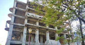 Destinația turistică 2023-Mamaia așteaptă oaspeții cu brațele deschise, de macarale