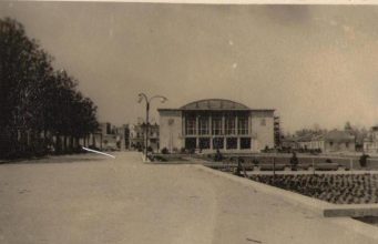 La Constanța, avem cu cine, avem cu ce dar, n-avem unde… Sursa: bjconstanta.ro 1960 Sala Sporturilor