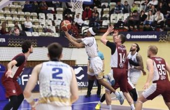 Constanța ca pe vremuri: Victorii la volei și baschet în Sala Sporturilor