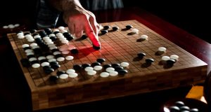 Huțucă mută și capturează pe întreaga tablă de joc