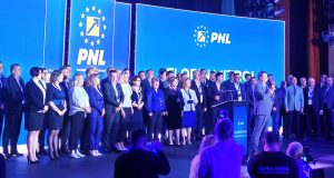 Huțucă mână-n luptă vijelia ‘ngrozitoare, care vine, vine, vine, calcă totul în picioare Foto: Geta Frigioiu