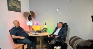 La Târgușor, oamenii se roagă să le dea Dumnezeu mintea ce-a dintâi Foto: Alexandru BADEA