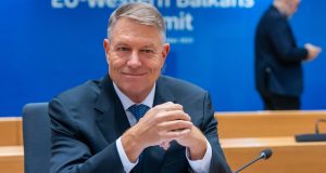 Postură și impostură la Administrația Prezidențială și Guvern Sursa: Administraţia Prezidenţială