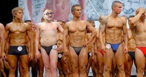 Băi, să moară mama, știți cine-i bunicu? Vă sparg, vă rup, vă-ndoi! Imagine prelucrată în scop ilustrativ