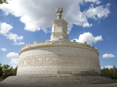 Odă de ziua Măriei Sale – Limba română Monumentul triumfal Tropaeum Traiani