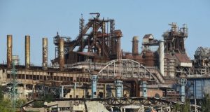 Jaful bogăției naturale motivul real al invadării Ucrainei Muncitori ruși repun în funcțiune Azovstal