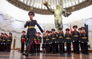 Țara care vrea ostași face mame din femei