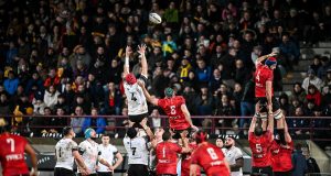 Sportul, între sferă și elipsoid Sursa: www.rugby.be