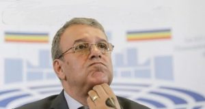 Când riști să te spânzuri cu nodul marinăresc de la cravată Sursa: Facebook