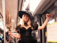 Muza ce amuză, în burduf de vrăjitoare rea Sursa: Facebook