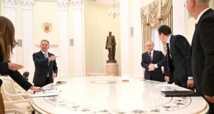 Mesagerul lui Trump vorbea la Kremlin ce-i zicea spioana lui Putin