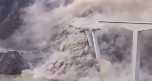 “Picioarele de lut” ale Chinei s-au înmuiat de emoția măreției patriei