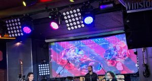 La Phoenix și Doors, urătorii au colindat cu folk, rock și jazz Foto: Geta Frigioiu