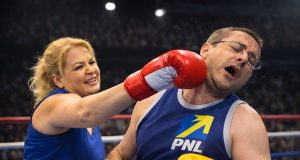 Cum poți să mori cu dreptatea în mână în școala constănțeană Imagine decorativă realizată cu IA