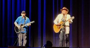 La Constanța, folk de colecție cu Vasile Șeicaru și Ducu Bertzi Foto: Geta Frigioiu