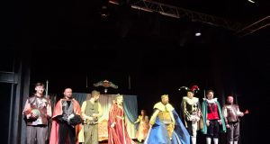 În lumea de basm cu Prințesa Purcelușă și alaiul ei de pețitori Foto: Geta Frigioiu