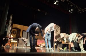 La Teatrul Căluțul de Mare am aflat „Prețul demnității” Foto: Geta Frigioiu
