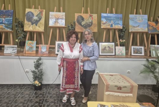 Rodica Ristea și-a lansat volumele „Flori de câmp” și „Misterul din adâncuri” Foto: Geta Frigioiu