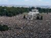 Eroi fără statui Imagine de arhivă prelucrată cu IA/Marea Adunare Națională, 31 august 1989